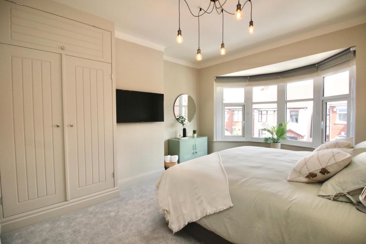Xxhot Tubxx 4bed Semi, Sleeps 8, 2 Bathrooms