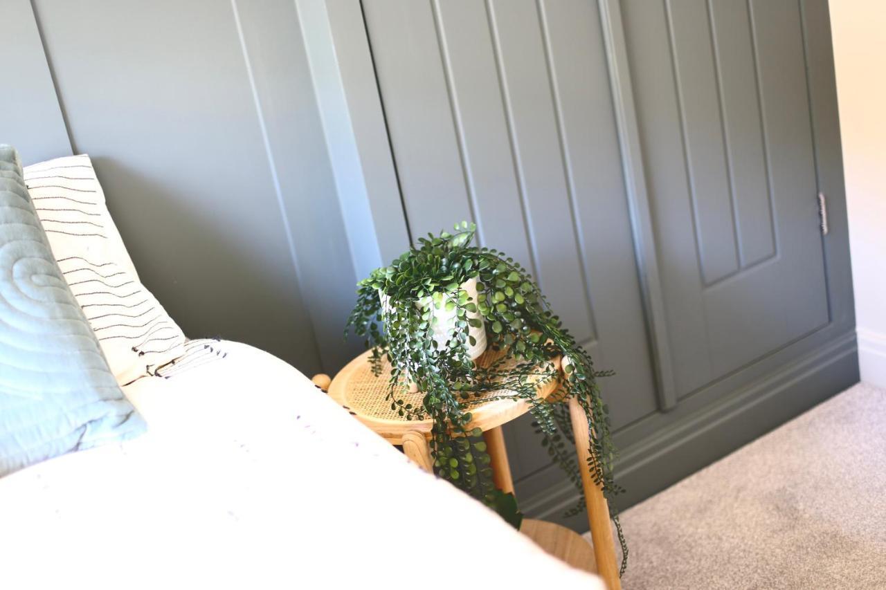 Xxhot Tubxx 4bed Semi, Sleeps 8, 2 Bathrooms Holiday home *