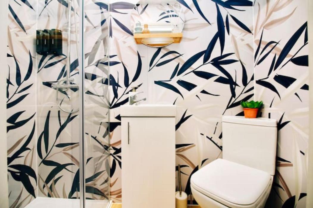 Xxhot Tubxx 4bed Semi, Sleeps 8, 2 Bathrooms Blackpool