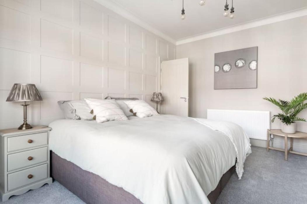 Xxhot Tubxx 4bed Semi, Sleeps 8, 2 Bathrooms * Blackpool