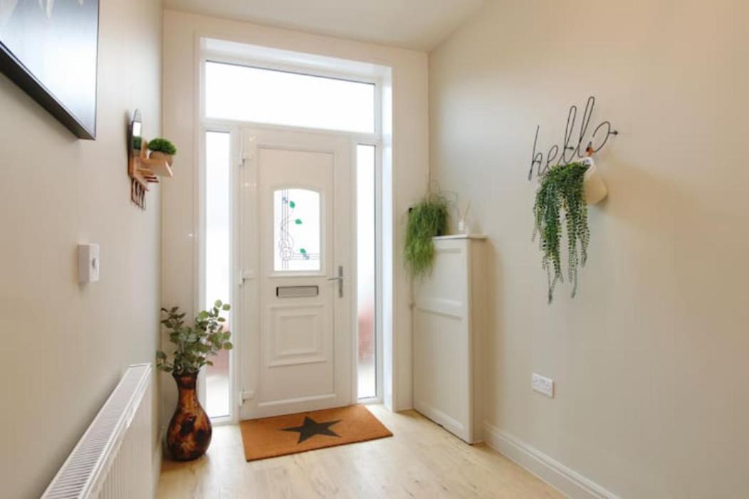 Xxhot Tubxx 4bed Semi, Sleeps 8, 2 Bathrooms