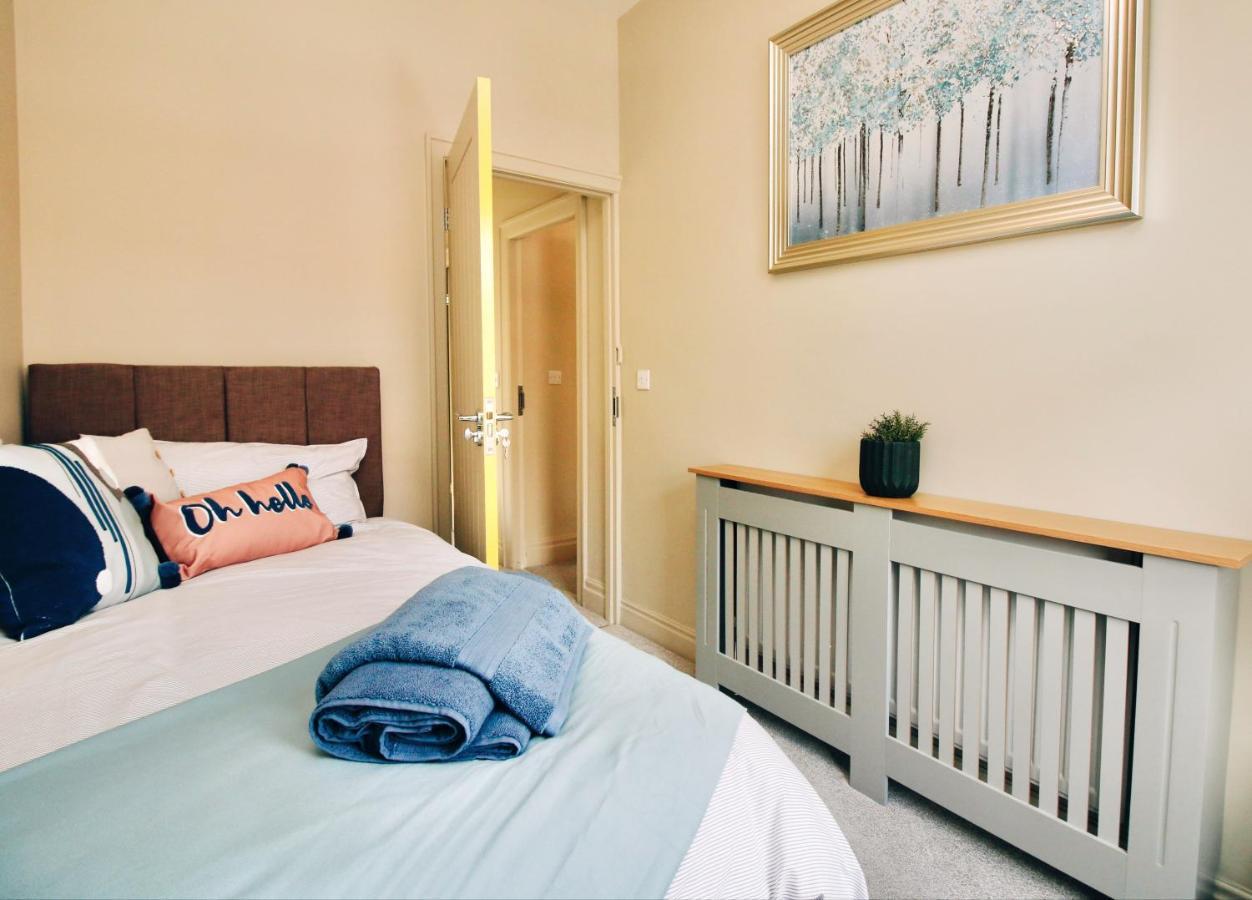 Xxhot Tubxx 4bed Semi, Sleeps 8, 2 Bathrooms Holiday home