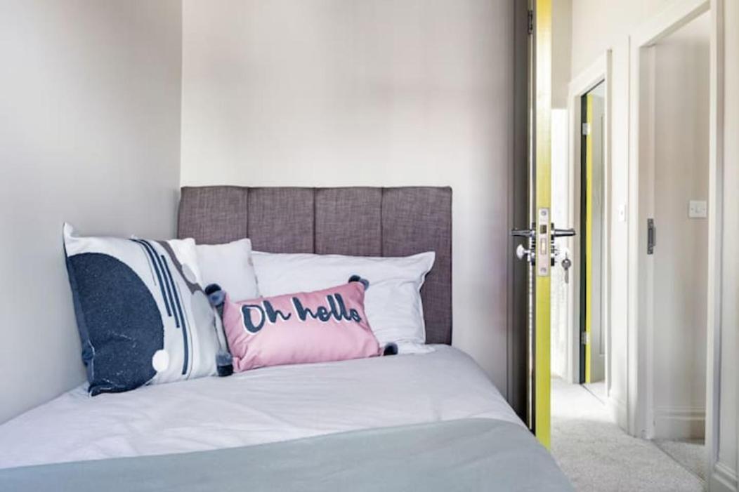 Xxhot Tubxx 4bed Semi, Sleeps 8, 2 Bathrooms Blackpool